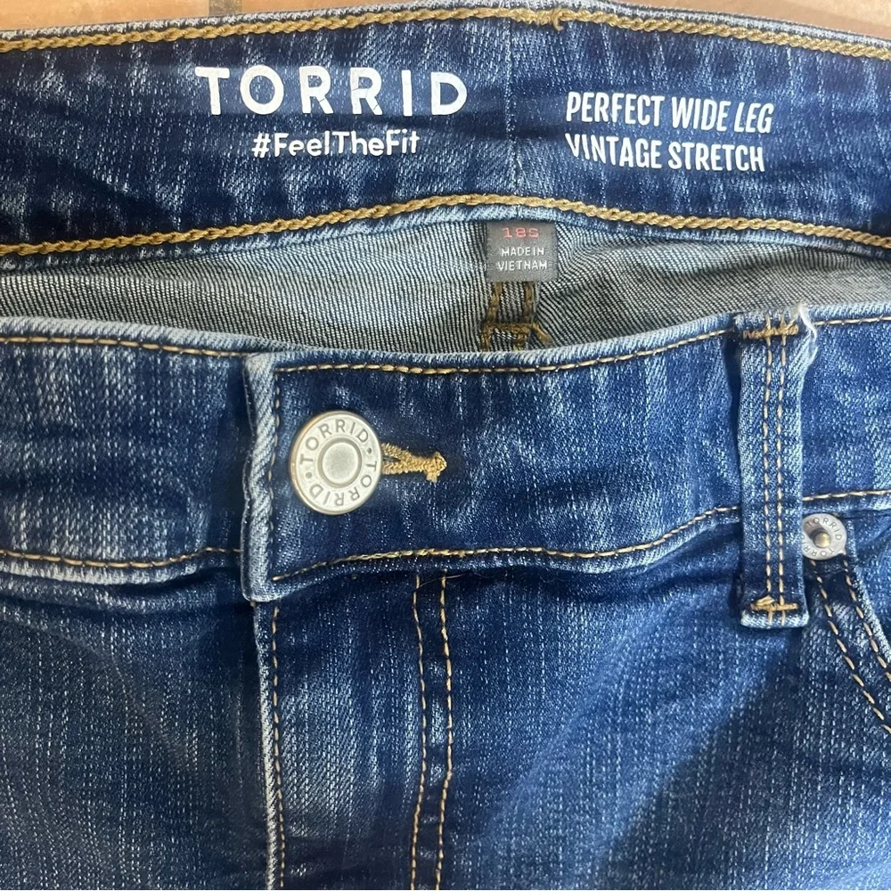 Torrid Women's Distressed Perfect Wide Leg Vintage Stretch Jeans Sz 18 - Picture 8 of 9